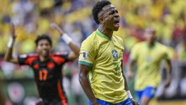 二线赛场中 二线赛场中