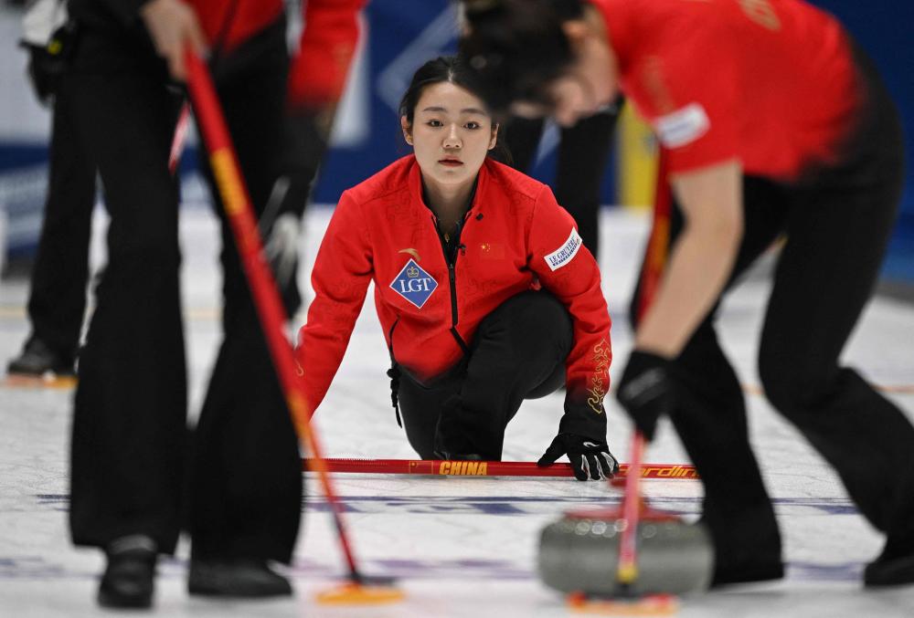 库里砍下23分逆转大胜，湖人陷入西部前五不稳局面.